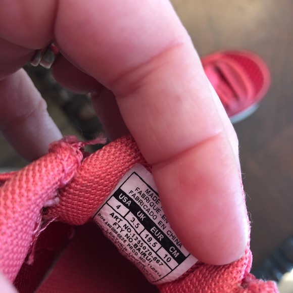 Under Armour toddler size 4 pink shoes - Picture 5 of 6